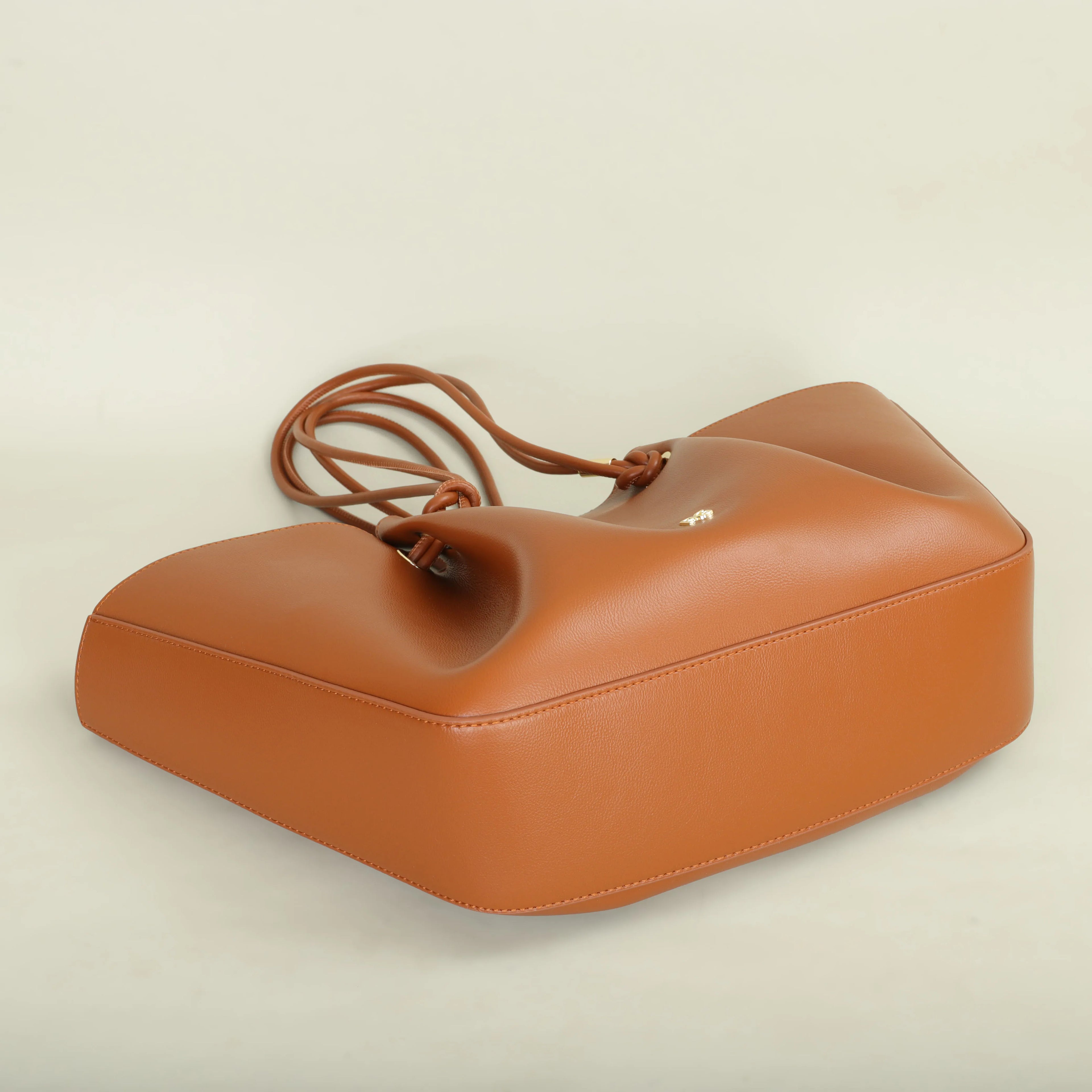 Milano Noble Shoulder Bag