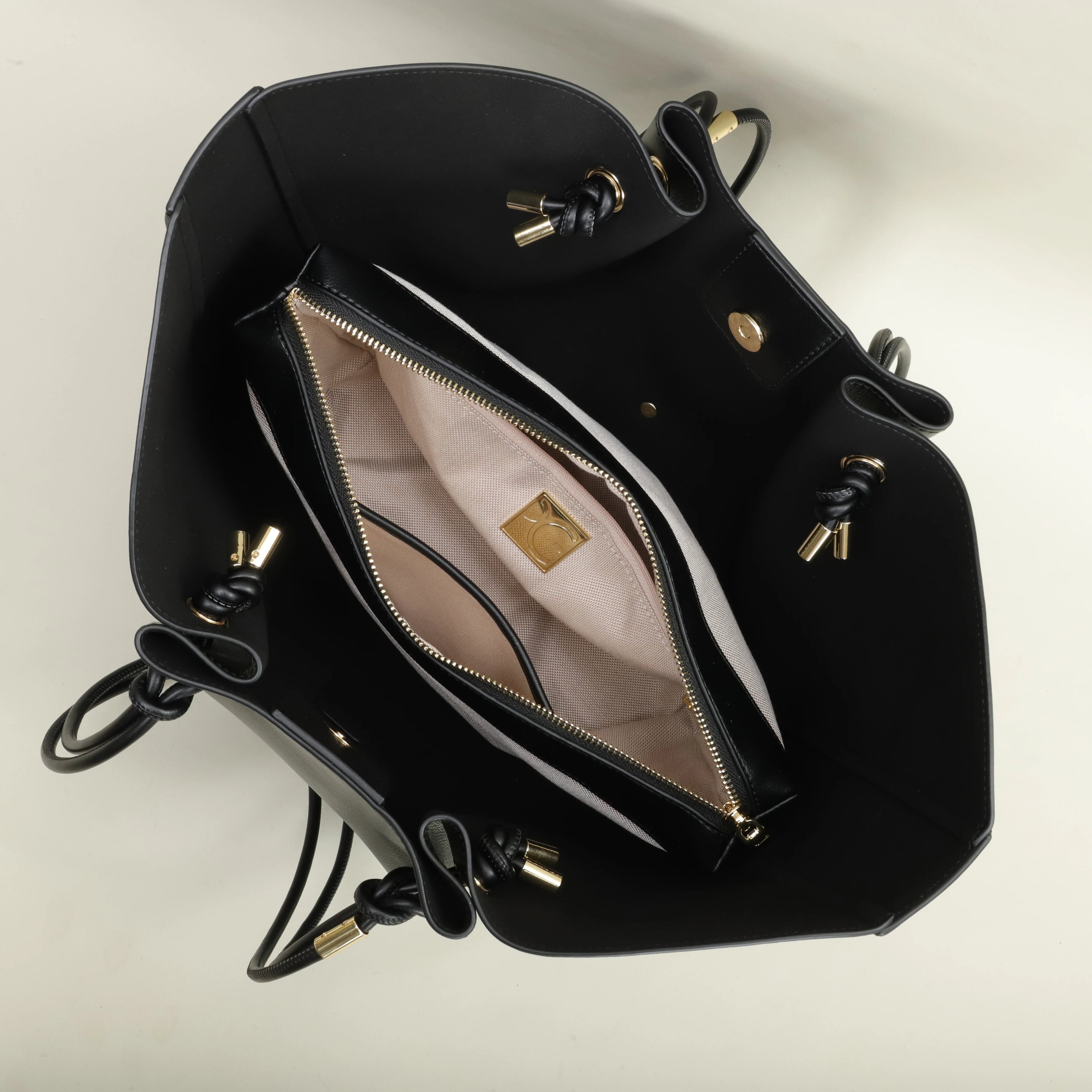 Milano Noble Shoulder Bag